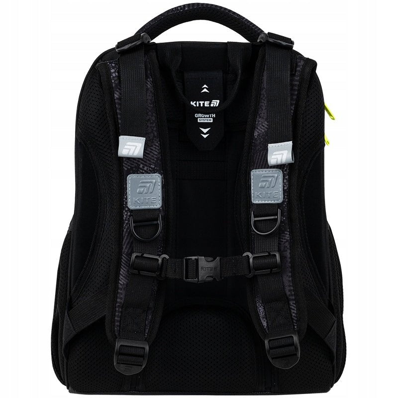 Szkolny tornister Kite K25-531M-4 z trwałym korpusem i stylowym designem, w komplecie z portfelem na karabińczyku.