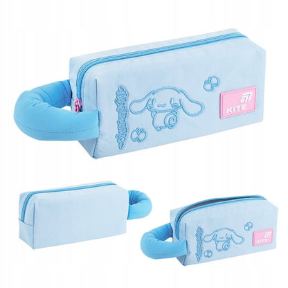 Piórnik saszetka Cinnamoroll w kolorze błękitnym – widok na model z każdej perspektywy.