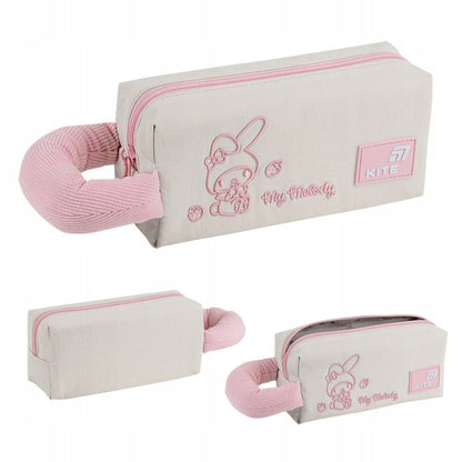Piórnik saszetka My Melody pokazany z różnych perspektyw – beżowy materiał o fakturze crinkle.