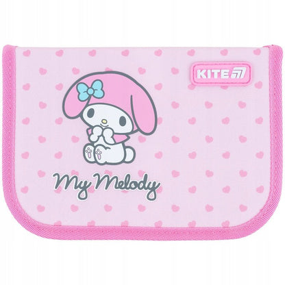Front różowego piórnika z wypukłym nadrukiem 3D przedstawiającym My Melody.