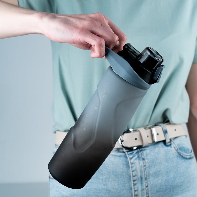 Bidon BPA free dla dzieci z uchwytem.