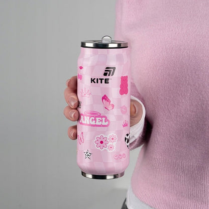 Kubek dla dziewczynki 500 ml prezentowany w dłoni – wizualizacja wielkości dla nastolatki.
