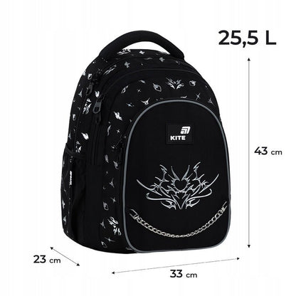 Infografika z wymiarami czarnego plecaka w rozmiarze L i wagą 875g.