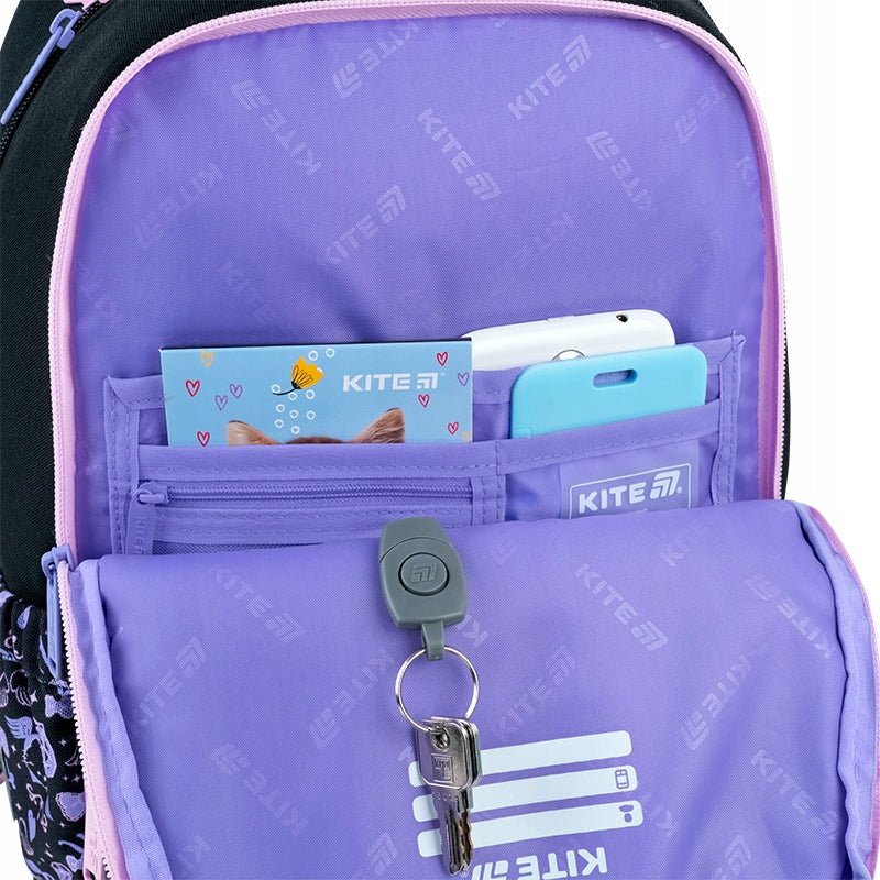 Wewnętrzna kieszeń na notes, telefon i klucze w plecaku Hello Kitty Kite