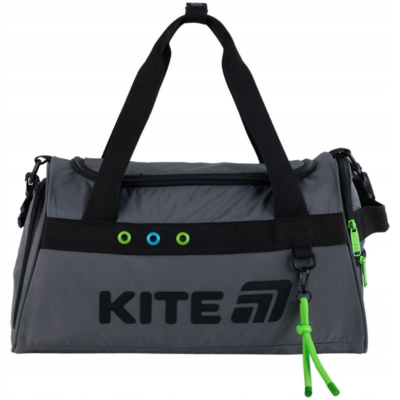 Czarna torba sportowa Kite K25-2505-3 dla chłopców z trzema kieszeniami i brelokiem, idealna na WF