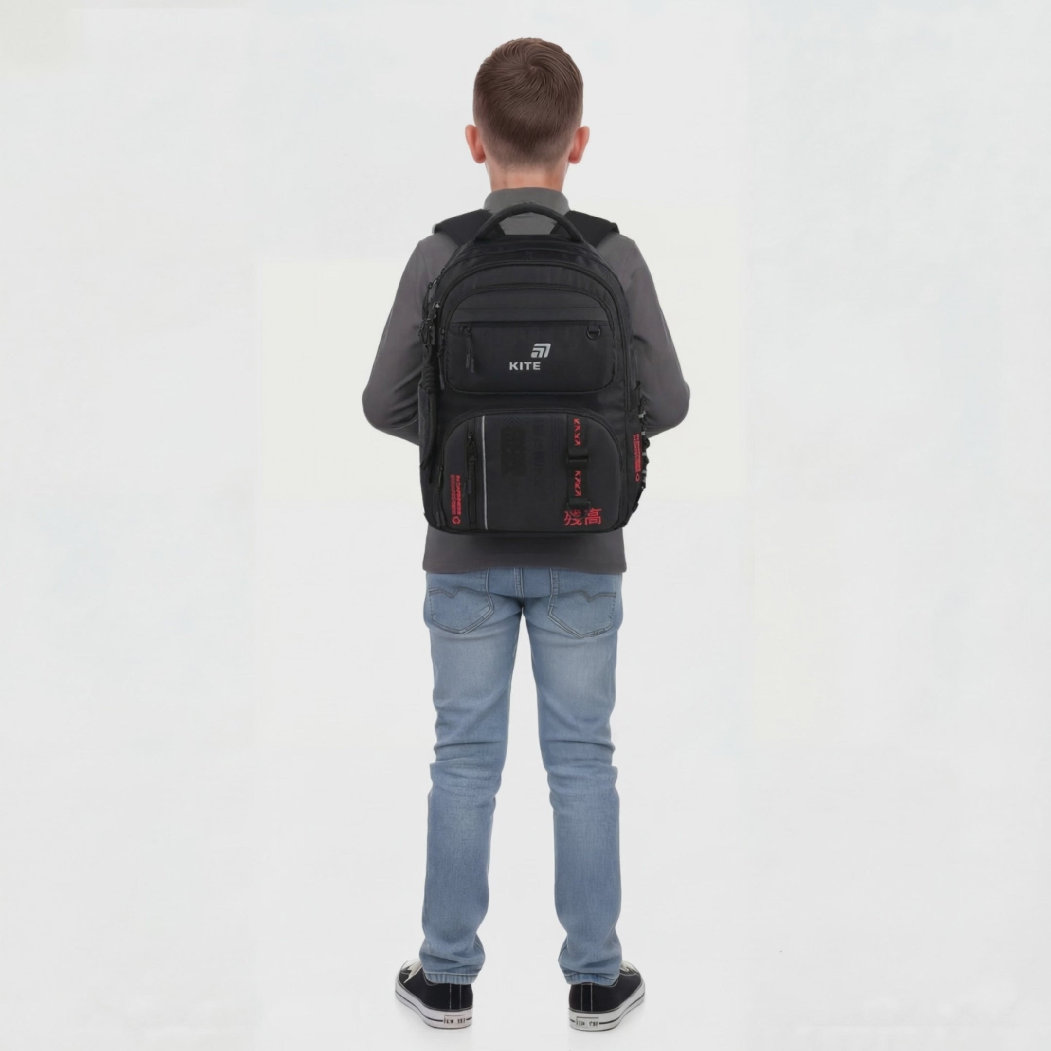 Rucsac școlar Kite Dankai negru cu mai multe compartimente pentru băieți, cu breloc
