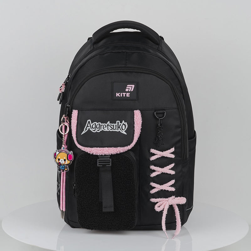 Rucsac școlar Kite Aggretsuko negru cu compartimente multiple, confecționat din material bouclé și șireturi